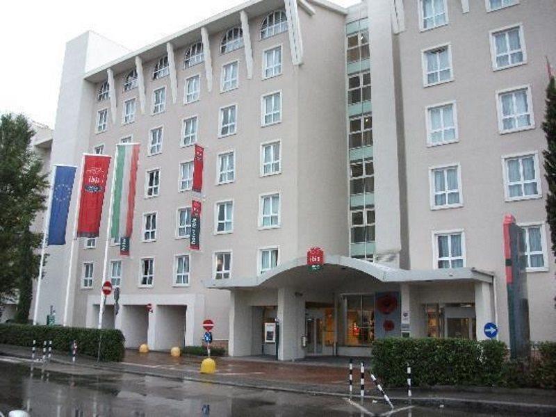 Hotel Ibis Firenze Nord Aeroporto Sesto Fiorentino Exterior foto